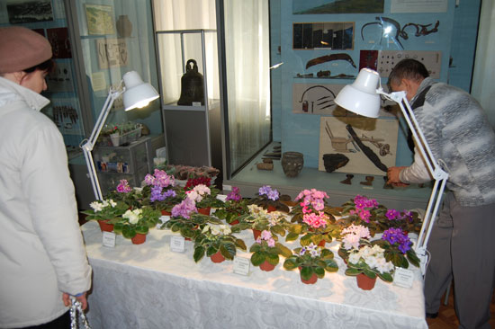 стол Ларисы Миргородской с супругом